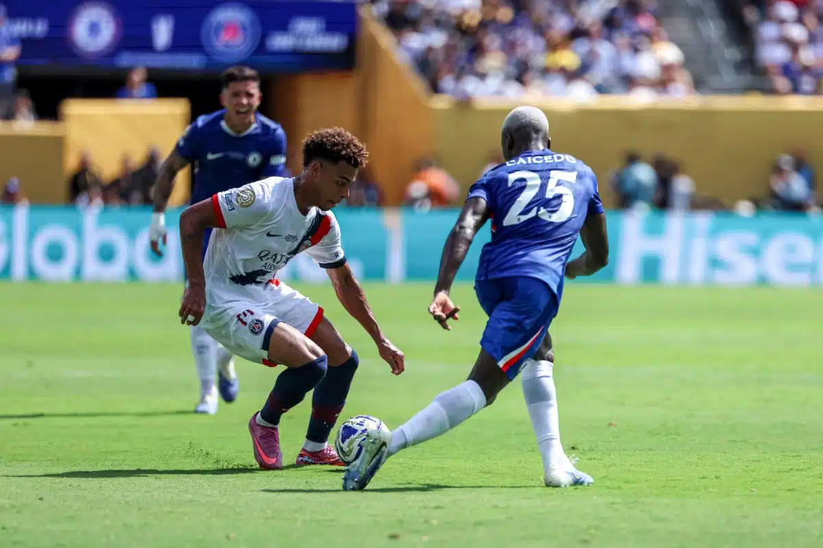 Doue of Paris Saint-Germain and Caicedo of Chelsea FC, 2025